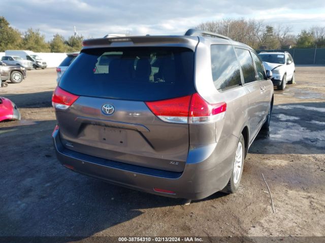 Photo 3 VIN: 5TDYK3DCXES476599 - TOYOTA SIENNA 