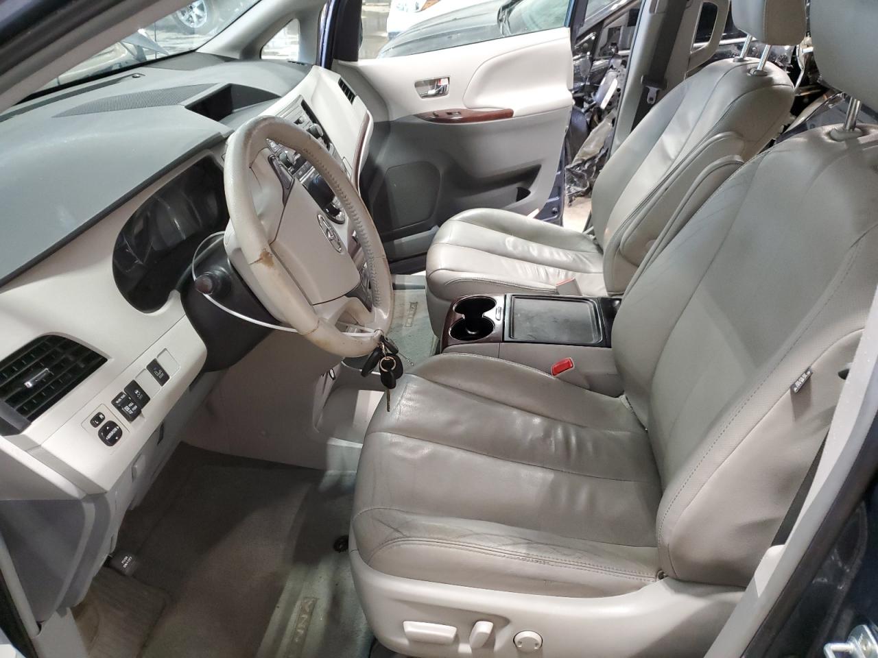 Photo 6 VIN: 5TDYK3DCXES521394 - TOYOTA SIENNA 