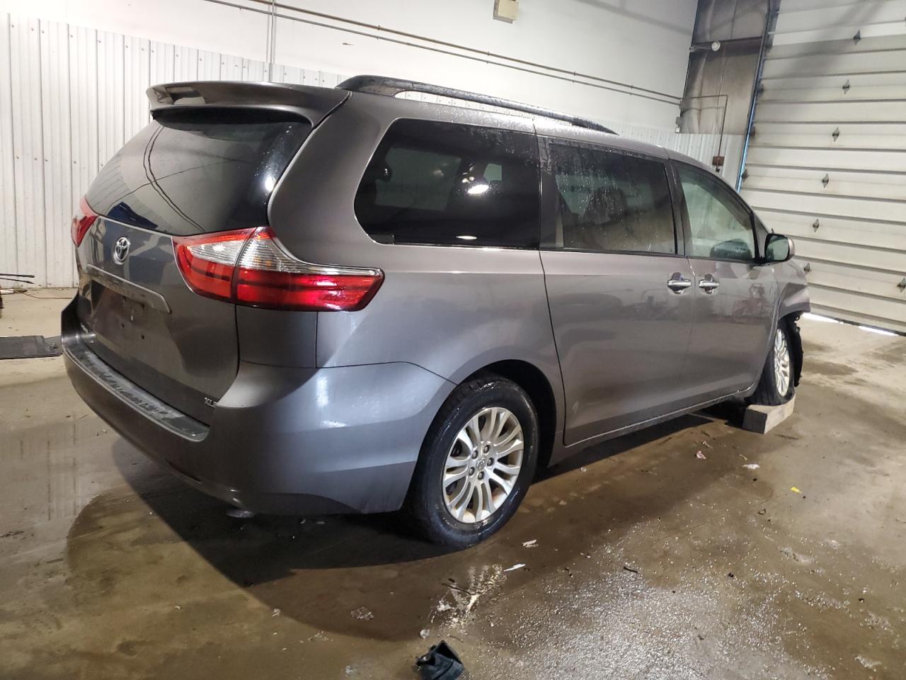 Photo 2 VIN: 5TDYK3DCXFS535541 - TOYOTA SIENNA 