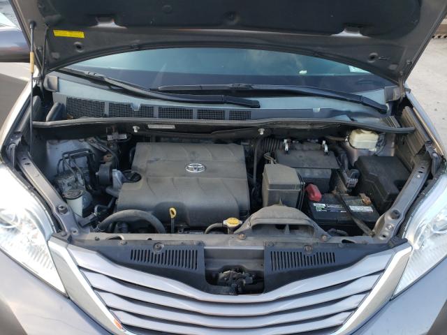 Photo 6 VIN: 5TDYK3DCXFS537354 - TOYOTA SIENNA XLE 