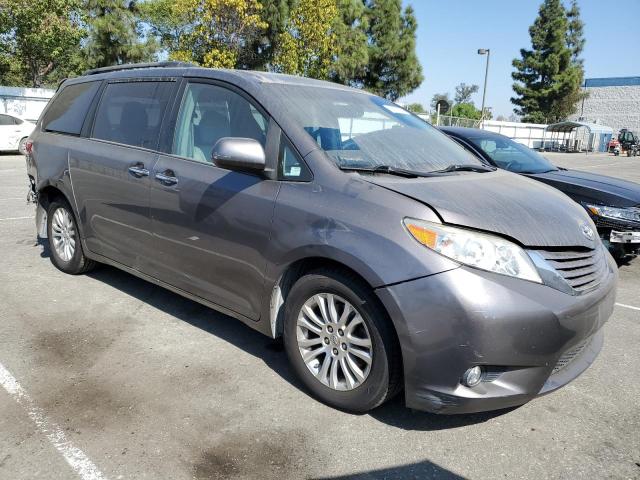 Photo 3 VIN: 5TDYK3DCXFS673337 - TOYOTA SIENNA XLE 