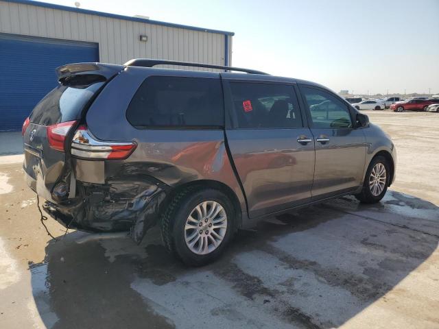 Photo 2 VIN: 5TDYK3DCXGS710159 - TOYOTA SIENNA XLE 