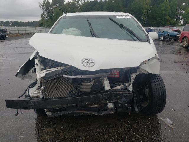 Photo 4 VIN: 5TDYK3DCXGS715927 - TOYOTA SIENNA XLE 