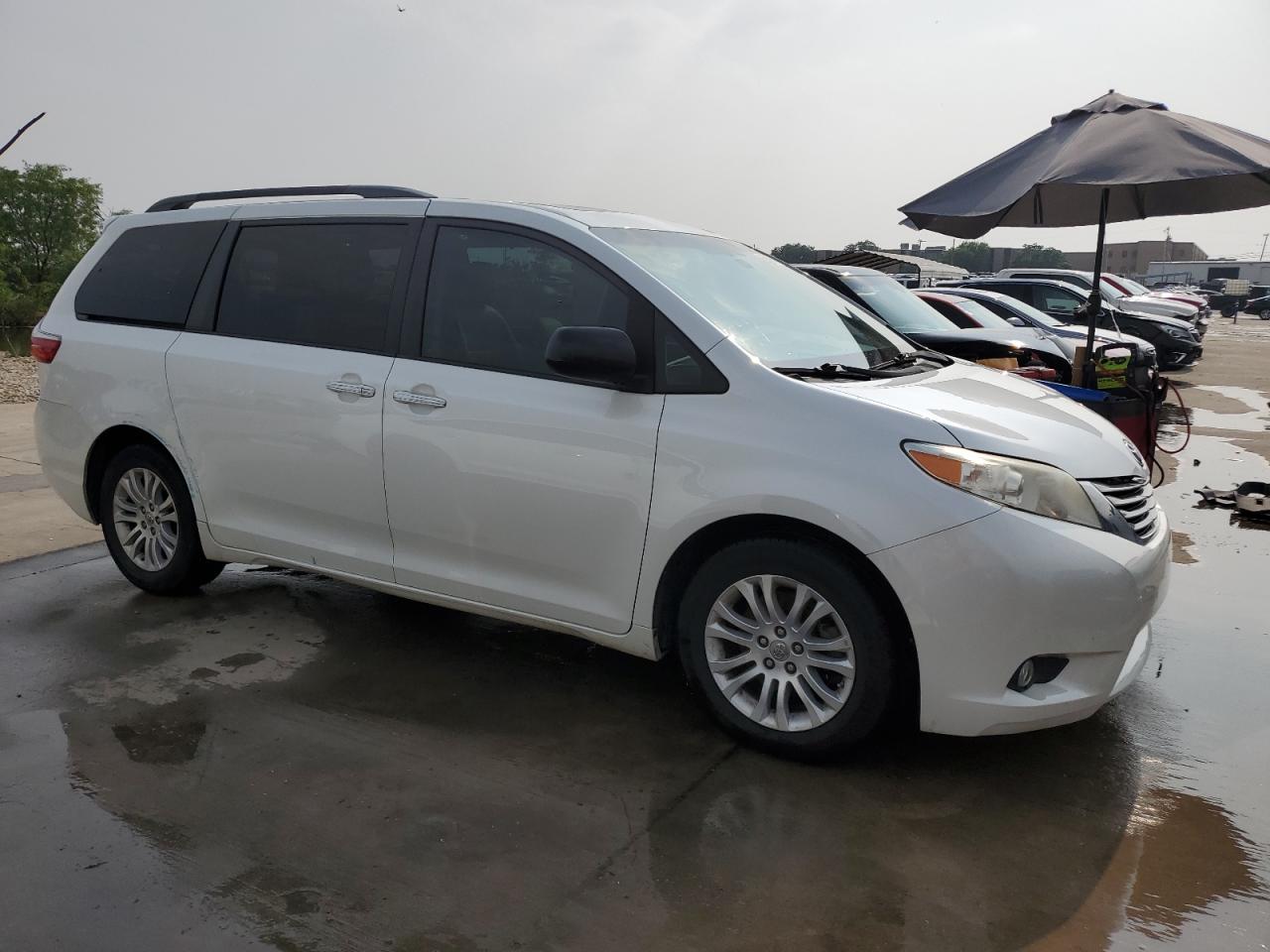 Photo 3 VIN: 5TDYK3DCXGS717662 - TOYOTA SIENNA 