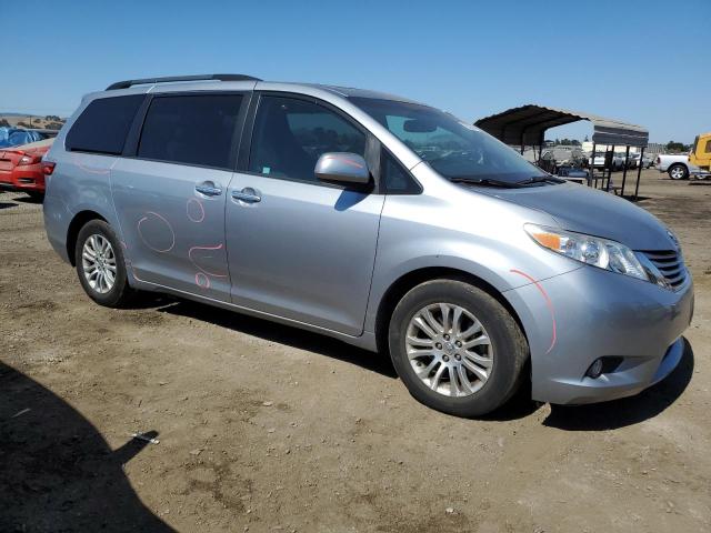 Photo 3 VIN: 5TDYK3DCXGS736020 - TOYOTA SIENNA XLE 