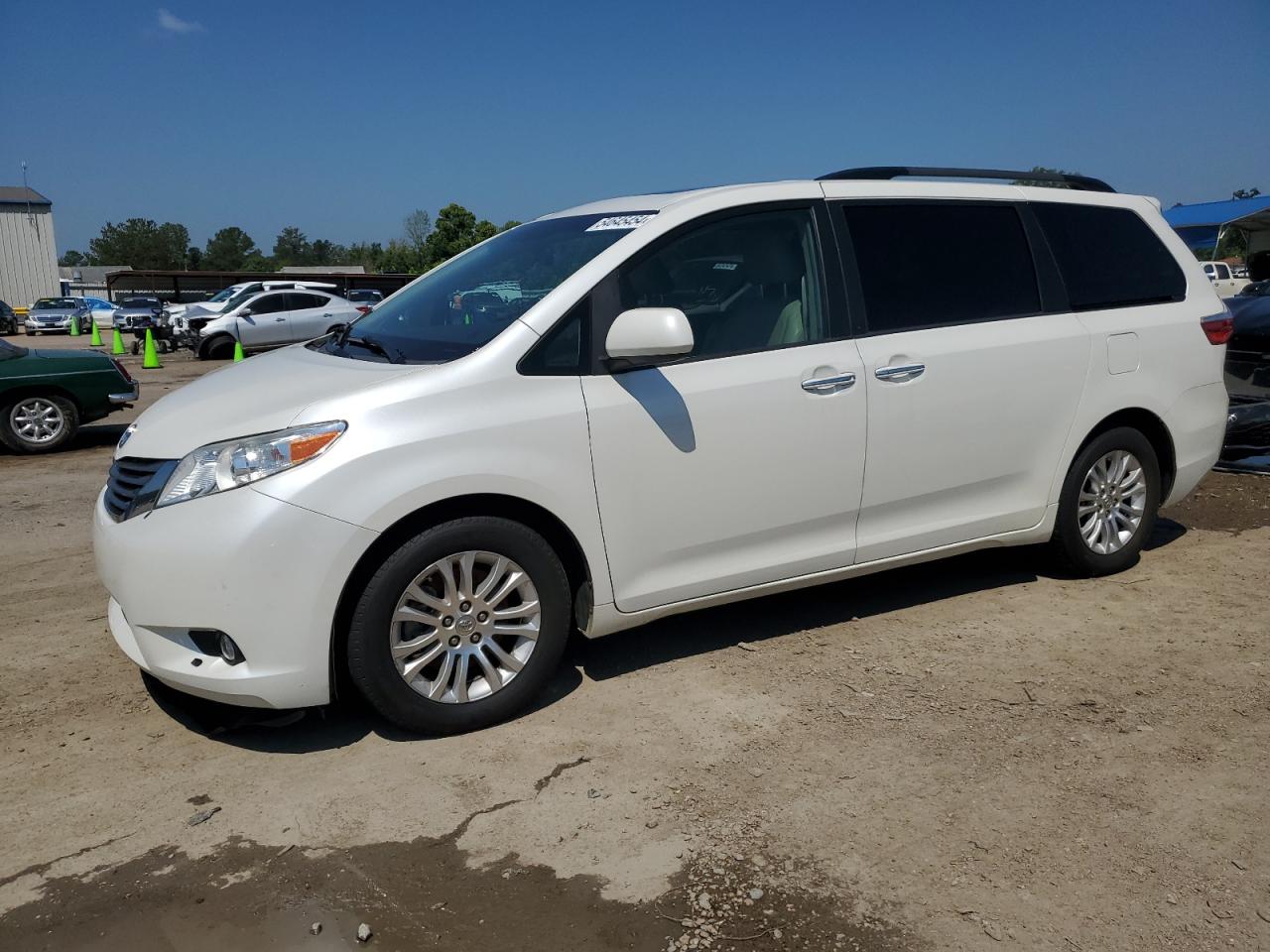 Photo 0 VIN: 5TDYK3DCXGS756090 - TOYOTA SIENNA XLE 