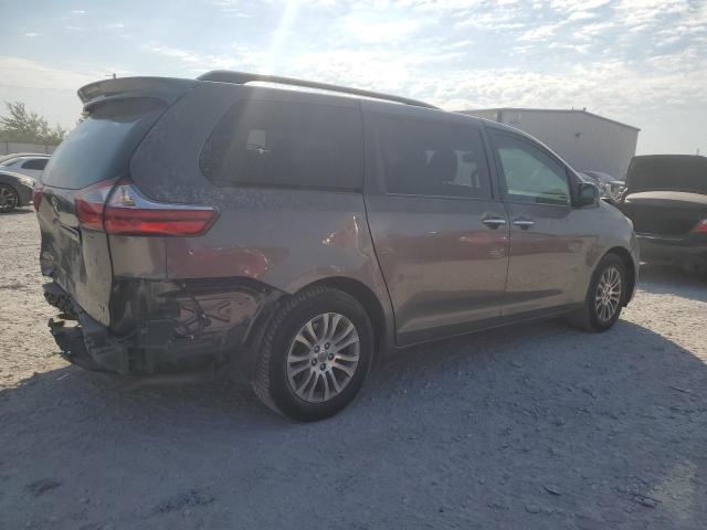 Photo 2 VIN: 5TDYK3DCXGS765999 - TOYOTA SIENNA XLE 