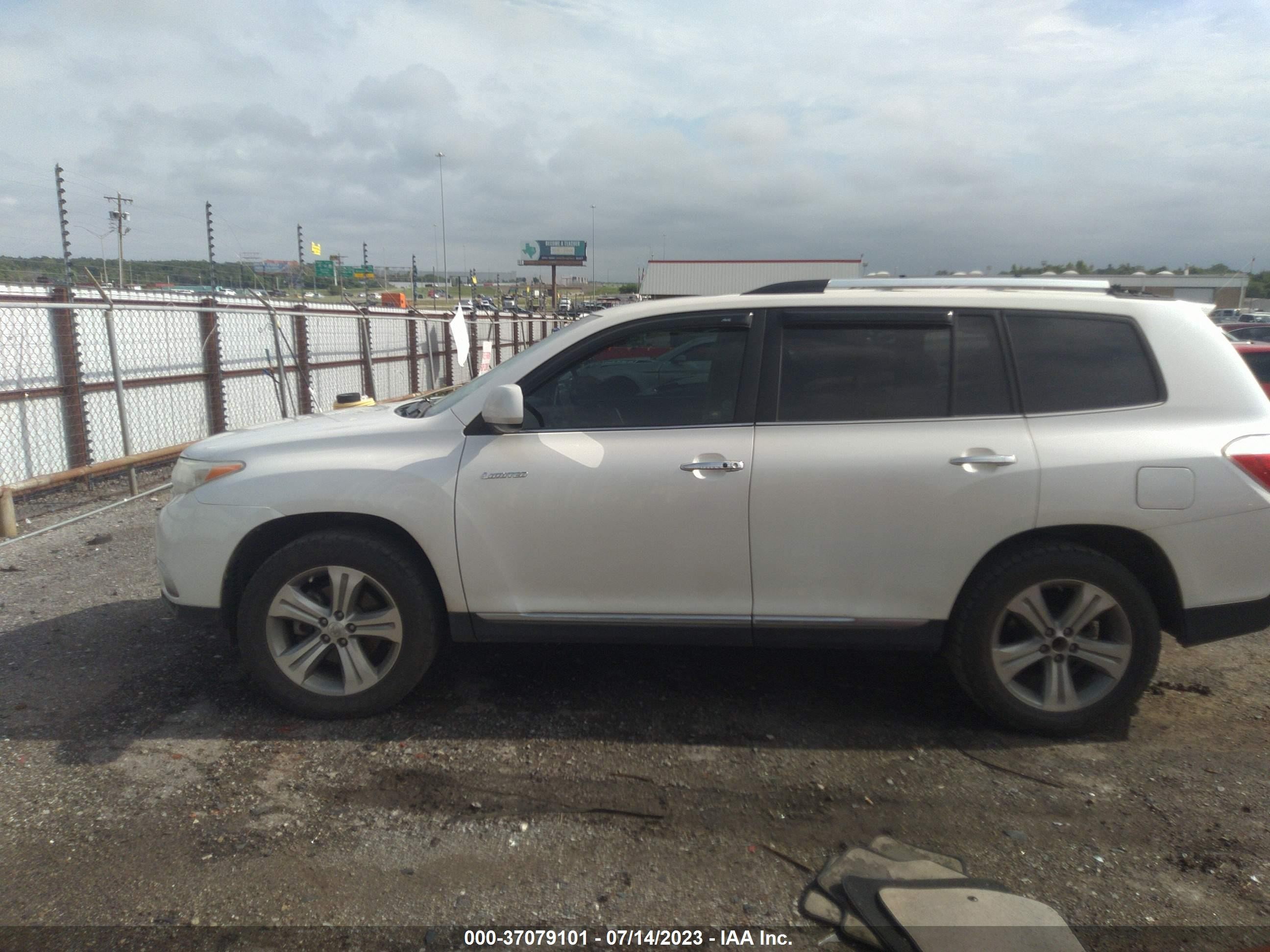 Photo 13 VIN: 5TDYK3EH2DS130524 - TOYOTA HIGHLANDER 