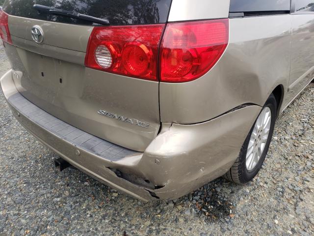 Photo 8 VIN: 5TDYK4CC0AS292094 - TOYOTA SIENNA XLE 