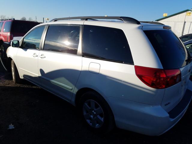 Photo 2 VIN: 5TDYK4CC0AS310142 - TOYOTA SIENNA XLE 