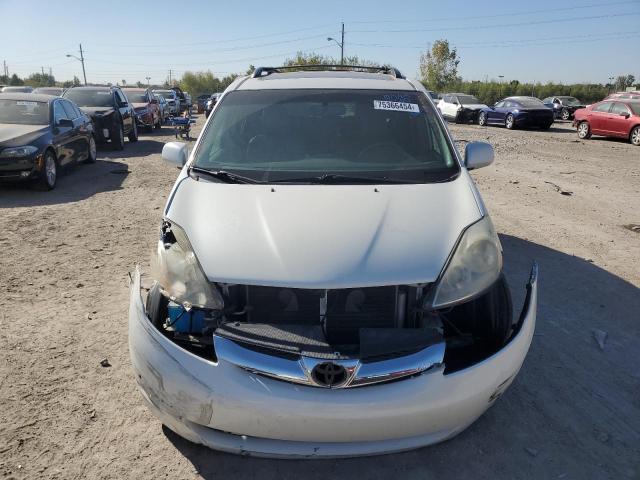 Photo 4 VIN: 5TDYK4CC1AS310537 - TOYOTA SIENNA XLE 