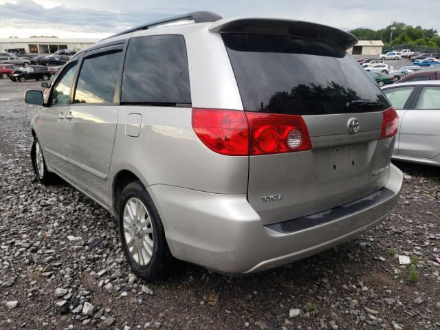 Photo 2 VIN: 5TDYK4CC1AS311221 - TOYOTA SIENNA XLE 