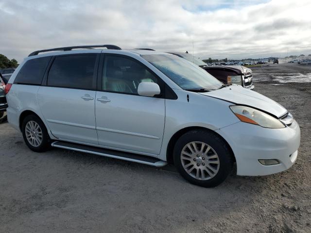 Photo 3 VIN: 5TDYK4CC1AS326396 - TOYOTA SIENNA XLE 