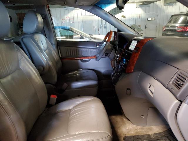 Photo 6 VIN: 5TDYK4CC2AS302396 - TOYOTA SIENNA XLE 