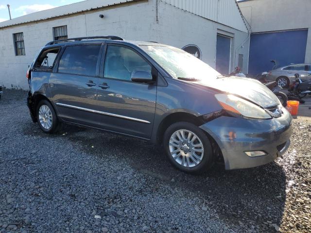 Photo 3 VIN: 5TDYK4CC2AS308974 - TOYOTA SIENNA XLE 