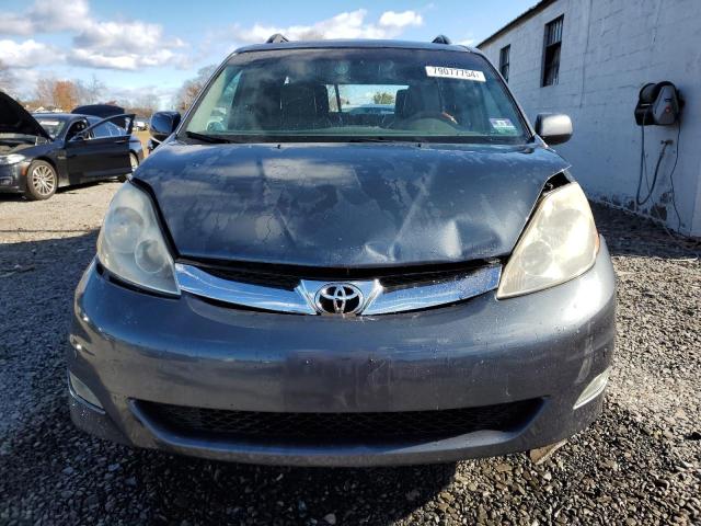 Photo 4 VIN: 5TDYK4CC2AS308974 - TOYOTA SIENNA XLE 