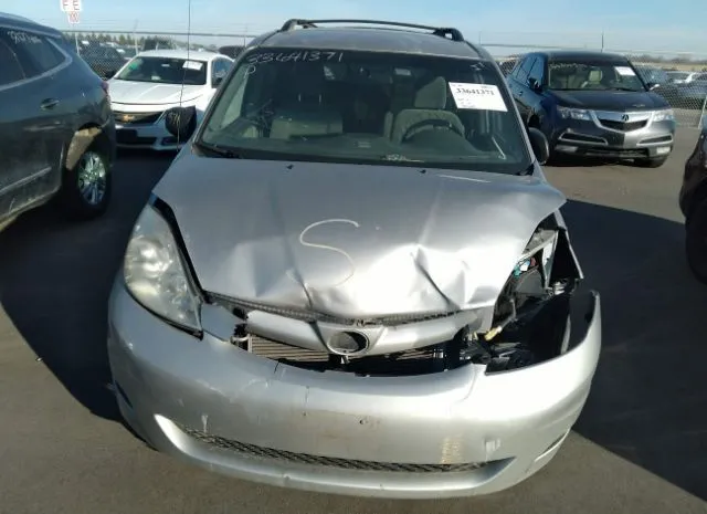 Photo 5 VIN: 5TDYK4CC2AS317366 - TOYOTA SIENNA 