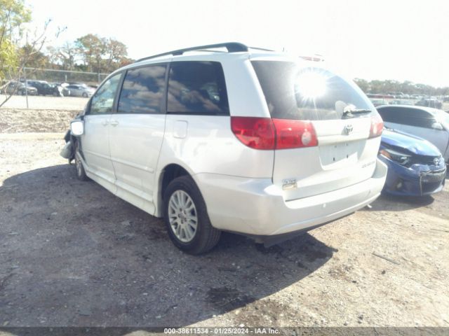 Photo 2 VIN: 5TDYK4CC2AS337066 - TOYOTA SIENNA 