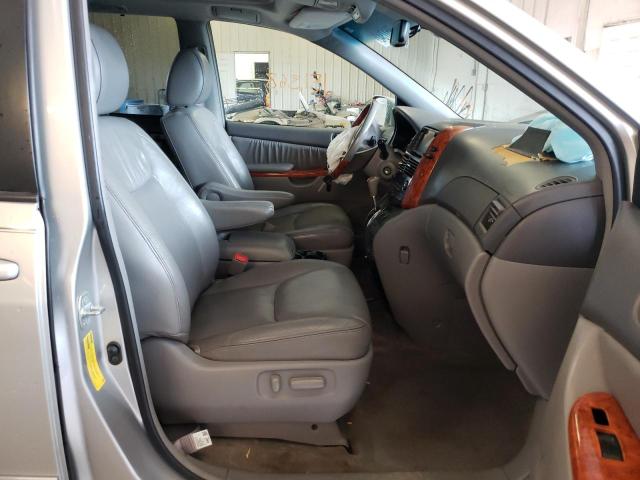 Photo 4 VIN: 5TDYK4CC3AS293269 - TOYOTA SIENNA XLE 