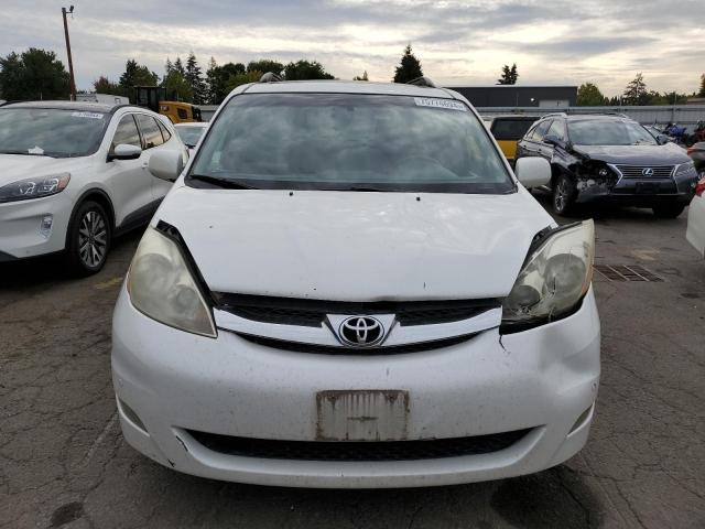 Photo 4 VIN: 5TDYK4CC3AS312631 - TOYOTA SIENNA XLE 