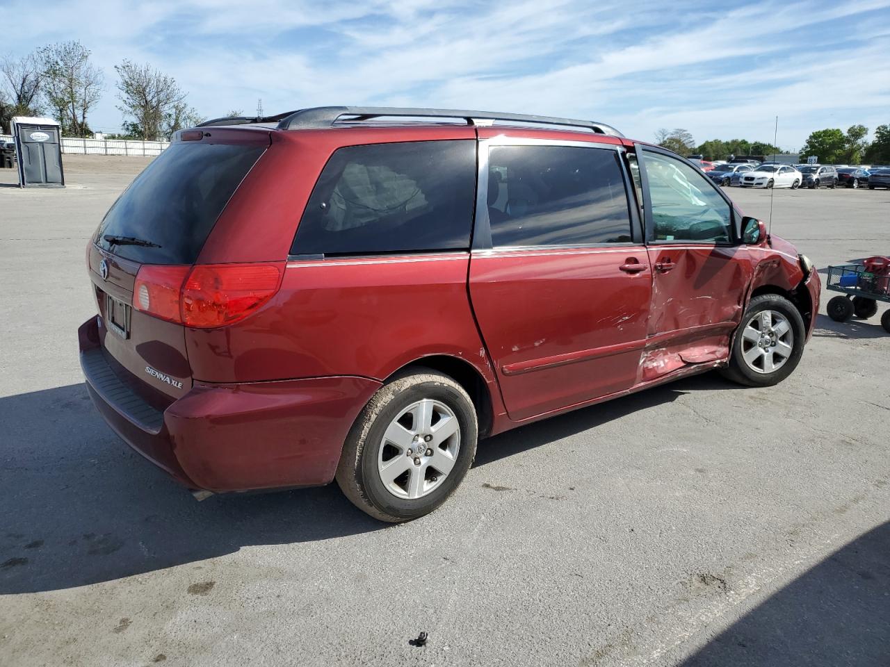 Photo 2 VIN: 5TDYK4CC3AS314878 - TOYOTA SIENNA 