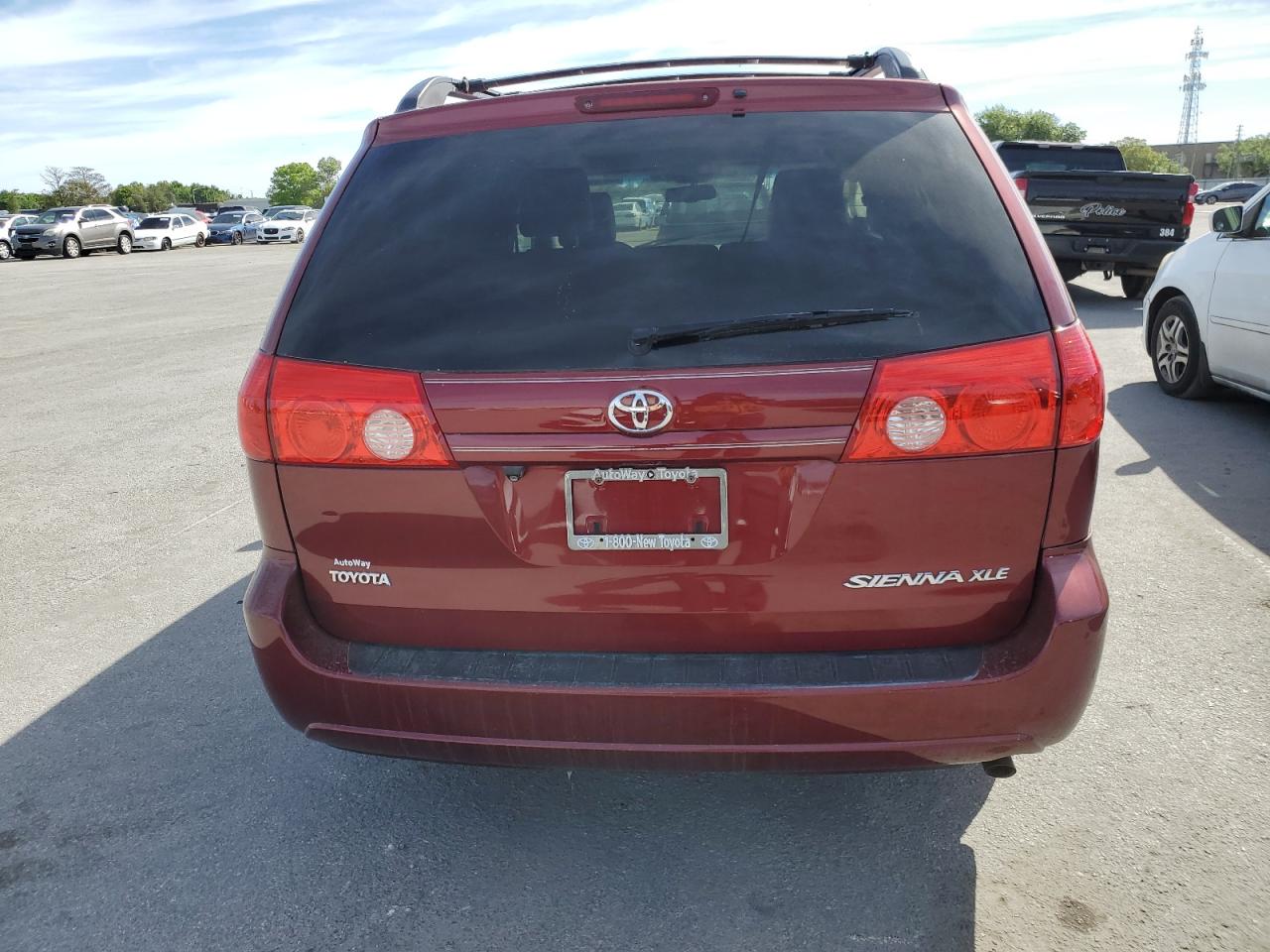 Photo 5 VIN: 5TDYK4CC3AS314878 - TOYOTA SIENNA 