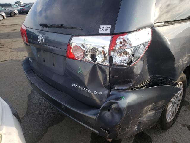 Photo 8 VIN: 5TDYK4CC3AS336265 - TOYOTA SIENNA XLE 