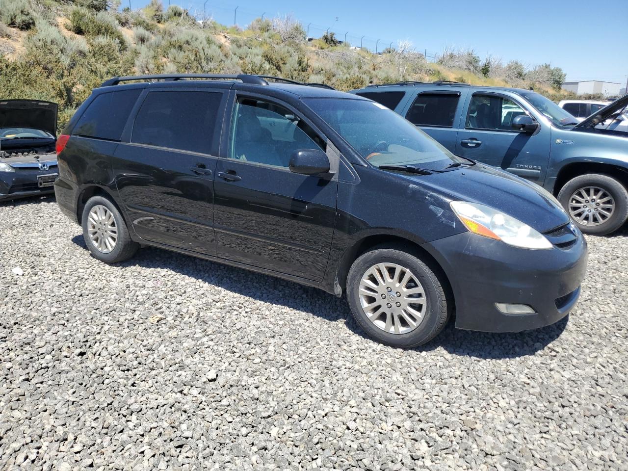 Photo 3 VIN: 5TDYK4CC4AS289554 - TOYOTA SIENNA 