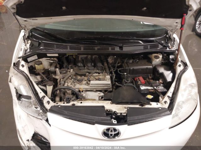 Photo 9 VIN: 5TDYK4CC4AS300729 - TOYOTA SIENNA 