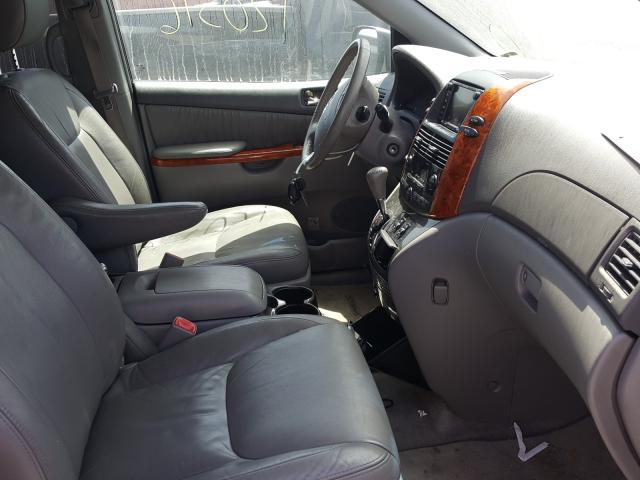 Photo 4 VIN: 5TDYK4CC4AS313027 - TOYOTA SIENNA XLE 