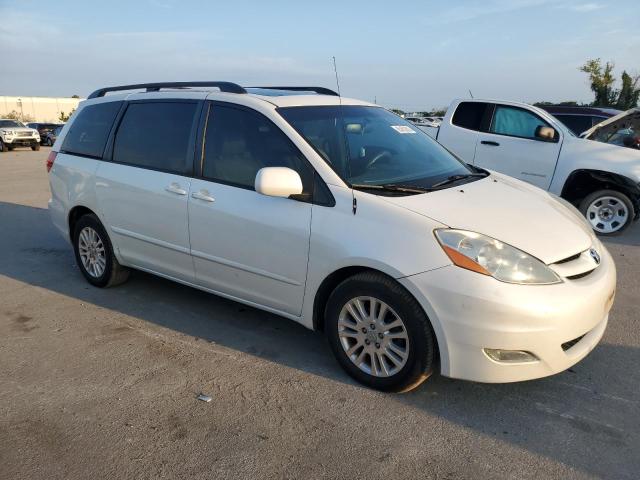 Photo 3 VIN: 5TDYK4CC5AS294908 - TOYOTA SIENNA XLE 