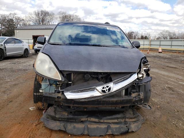 Photo 4 VIN: 5TDYK4CC7AS290987 - TOYOTA SIENNA XLE 