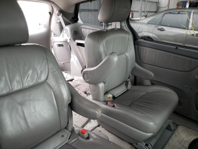 Photo 5 VIN: 5TDYK4CC7AS305651 - TOYOTA SIENNA XLE 