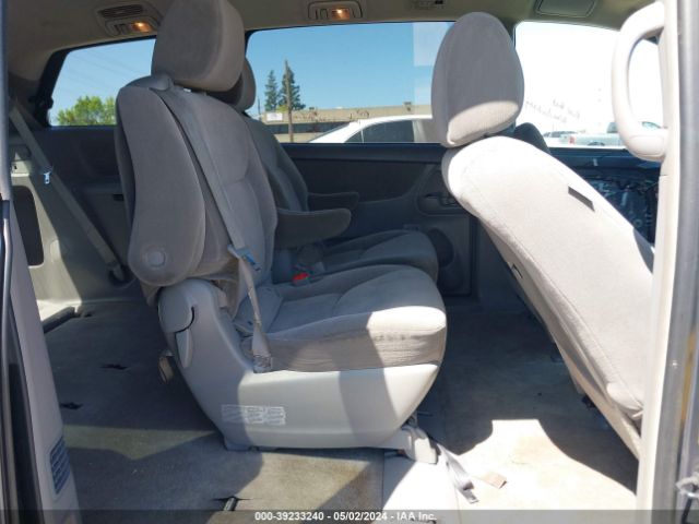 Photo 7 VIN: 5TDYK4CC7AS307979 - TOYOTA SIENNA 