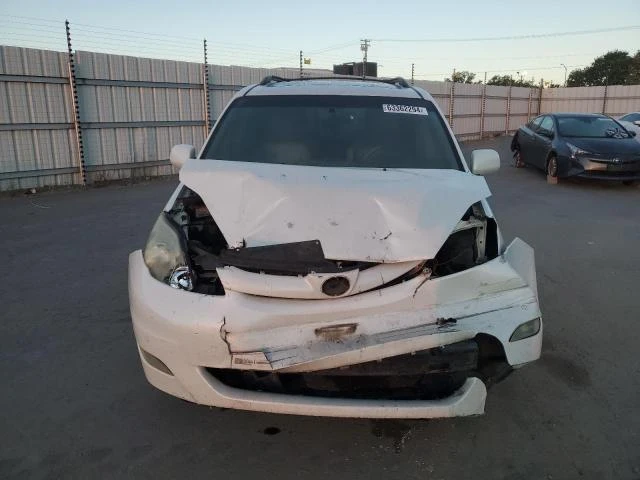 Photo 4 VIN: 5TDYK4CC7AS341355 - TOYOTA SIENNA XLE 