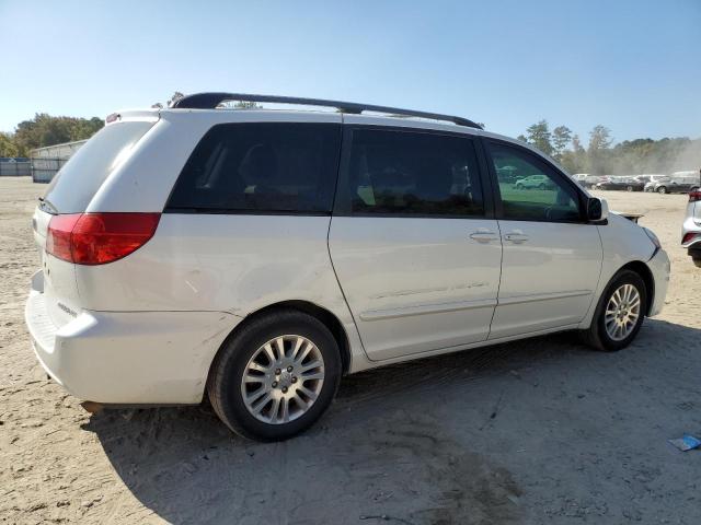 Photo 2 VIN: 5TDYK4CC8AS339372 - TOYOTA SIENNA XLE 