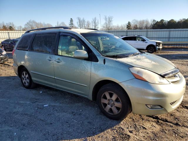 Photo 3 VIN: 5TDYK4CC9AS318983 - TOYOTA SIENNA XLE 