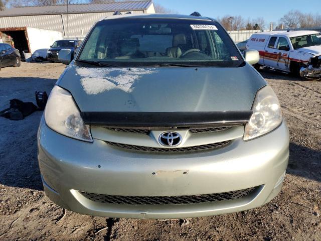 Photo 4 VIN: 5TDYK4CC9AS318983 - TOYOTA SIENNA XLE 