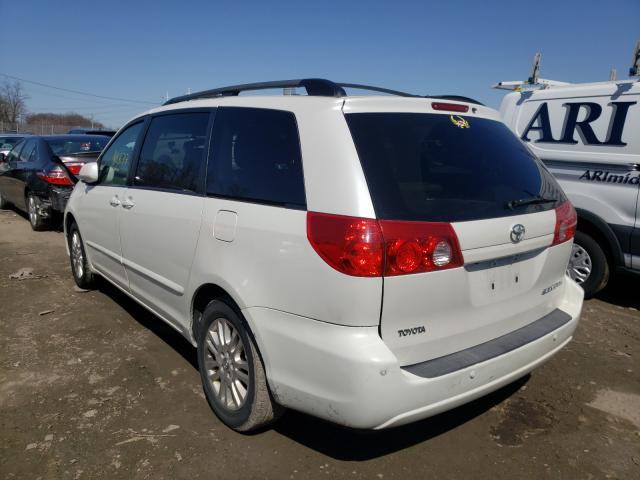 Photo 2 VIN: 5TDYK4CC9AS336657 - TOYOTA SIENNA XLE 