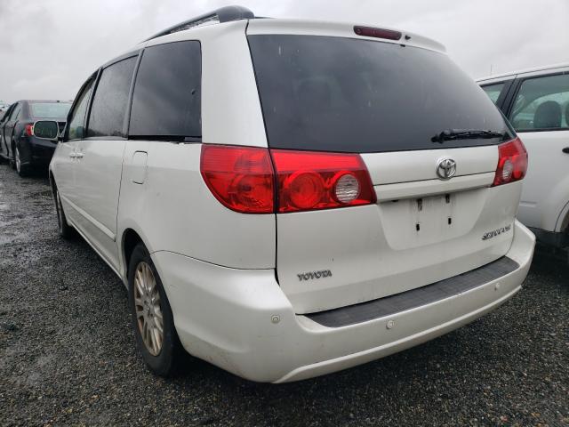 Photo 2 VIN: 5TDYK4CCXAS297089 - TOYOTA SIENNA XLE 