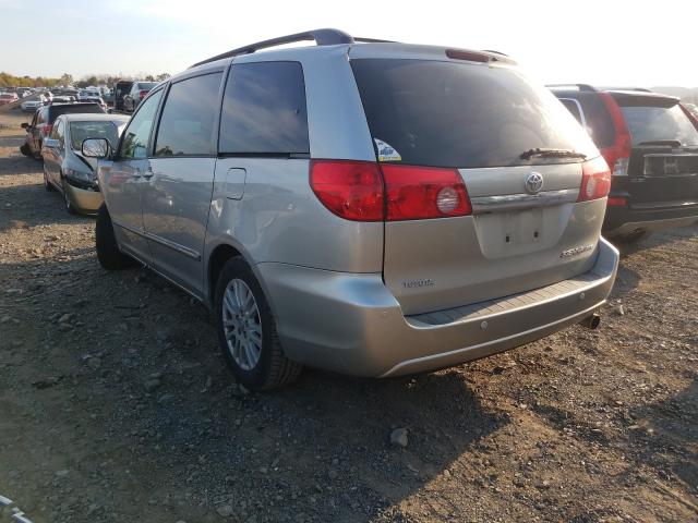 Photo 2 VIN: 5TDYK4CCXAS302243 - TOYOTA SIENNA XLE 