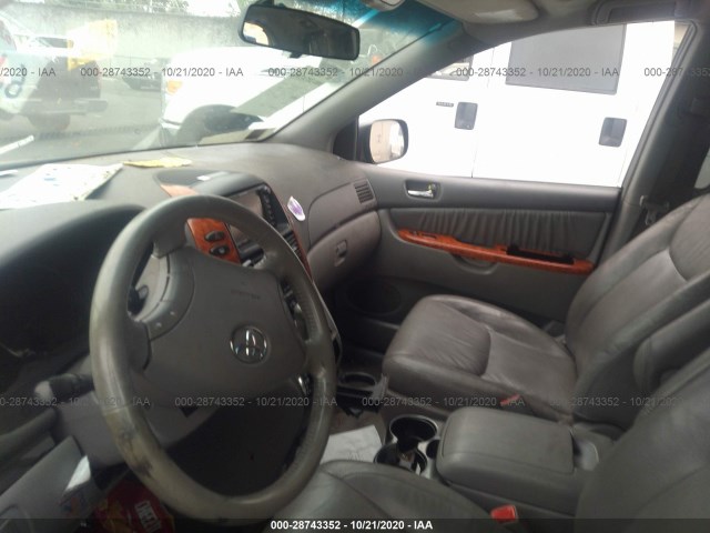 Photo 4 VIN: 5TDYK4CCXAS303490 - TOYOTA SIENNA 