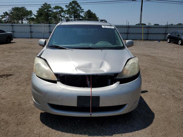 Photo 4 VIN: 5TDYK4CCXAS309838 - TOYOTA SIENNA XLE 