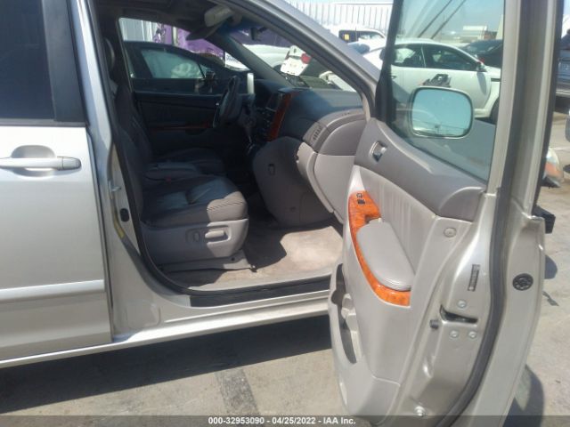 Photo 4 VIN: 5TDYK4CCXAS333055 - TOYOTA SIENNA 