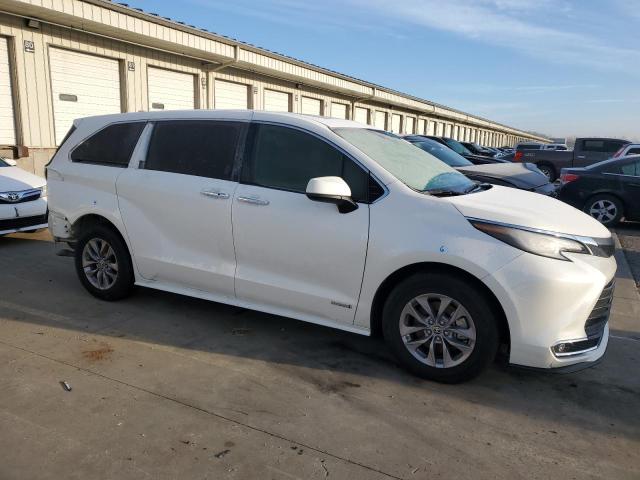 Photo 3 VIN: 5TDYRKEC0MS003703 - TOYOTA SIENNA XLE 