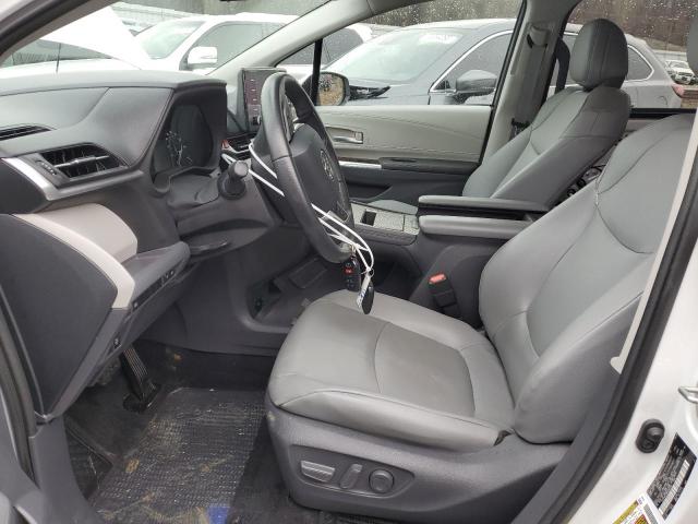 Photo 6 VIN: 5TDYRKEC0MS003703 - TOYOTA SIENNA XLE 