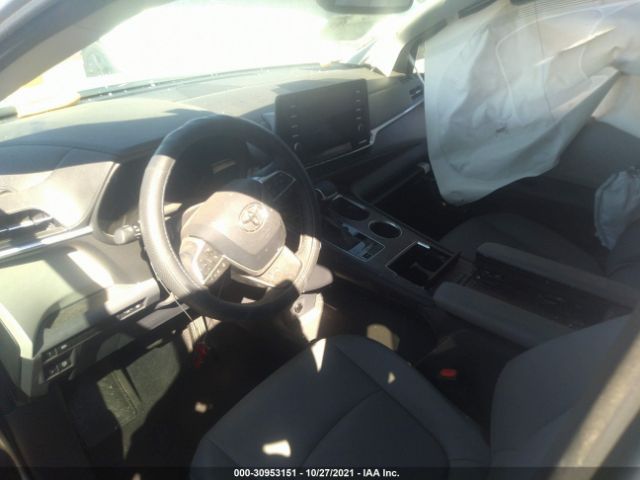 Photo 4 VIN: 5TDYRKEC0MS025782 - TOYOTA SIENNA 