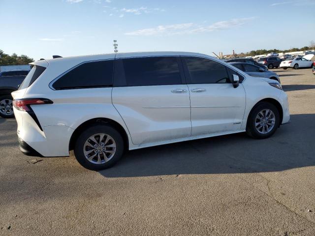 Photo 2 VIN: 5TDYRKEC0MS026429 - TOYOTA SIENNA XLE 