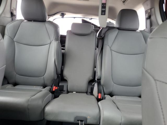 Photo 9 VIN: 5TDYRKEC0MS034000 - TOYOTA SIENNA XLE 