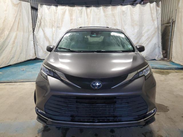 Photo 4 VIN: 5TDYRKEC0NS077379 - TOYOTA SIENNA XLE 